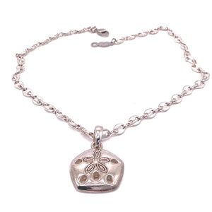 Vintage NAPIER Silver Tone Sand Dollar Pendant Necklace 16”